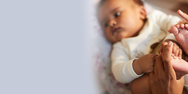 Baby care - Health care - baby massage - fanning foot