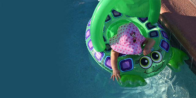 Parenting - child - water safety - public pool